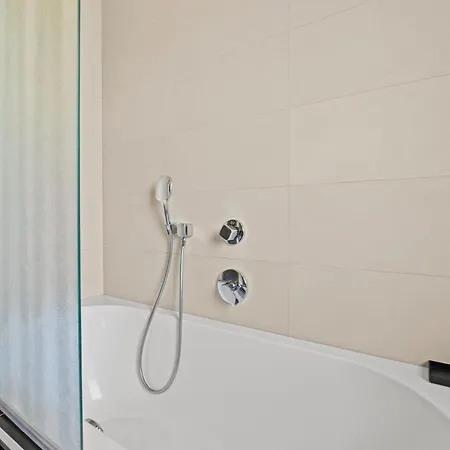 De Flora With Salt Water Pool & Sea View Near Fazana Villa *