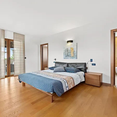 De Flora With Salt Water Pool & Sea View Near Fazana Villa